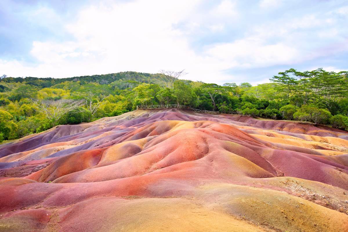 Chamarel 彩色地球