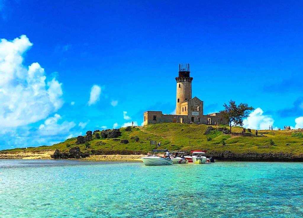 5 Islands Speedboat Tour in the South East Mauritius